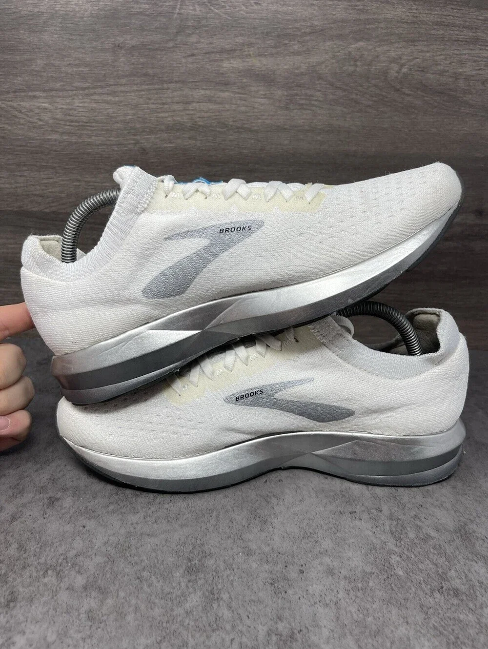 Brooks Hyperion Elite 2 White Silver Size 8 Mens Carbon Plate Racing Shoes